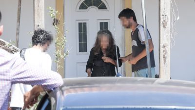 Η κόρη και ο εγγονός της ηλικιωμένης στον Μαραθώνα