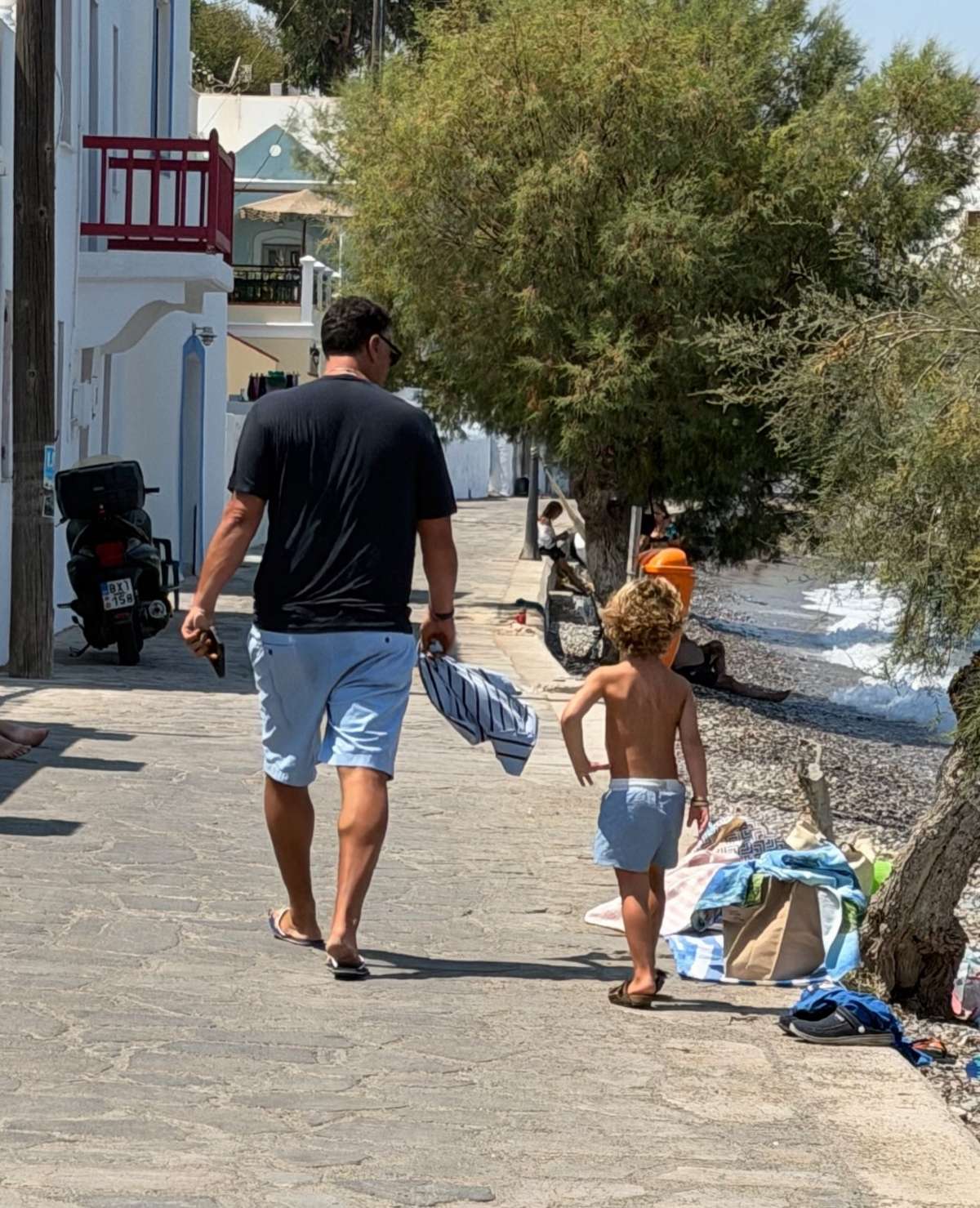 Ο Βασίλης Κικίλιας με τον γιο του